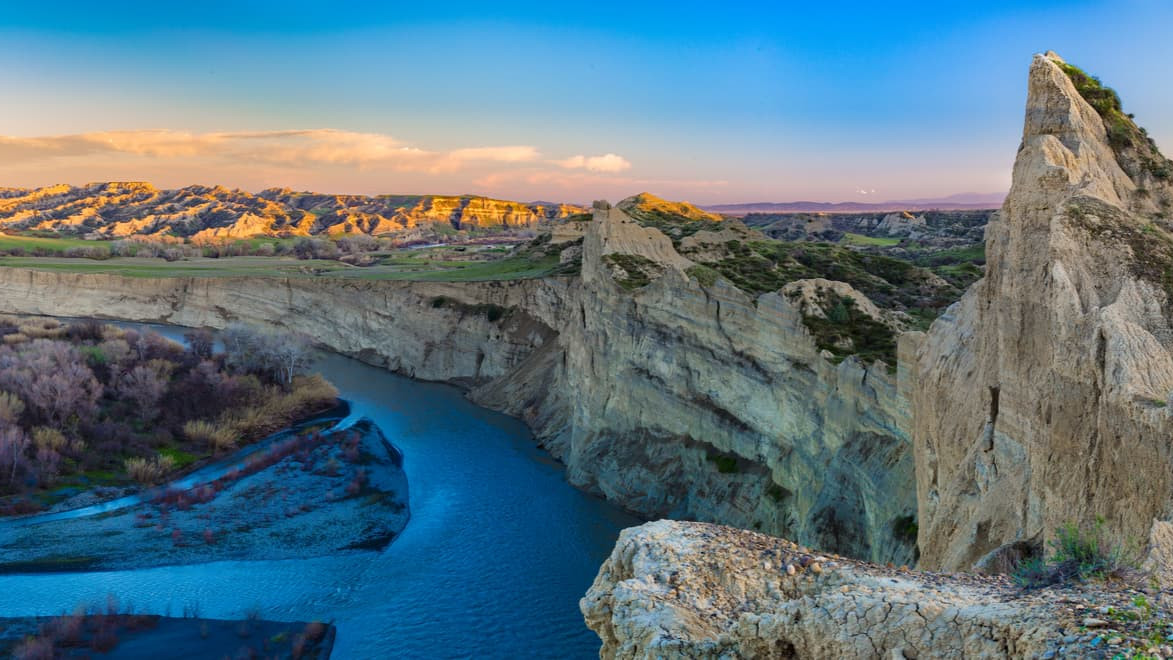New Birdwatching Location and Hiking Trails Arranged on Eagle Canyon